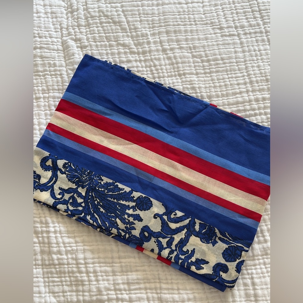 Lilly Pulitzer GWP Wrap Never Used